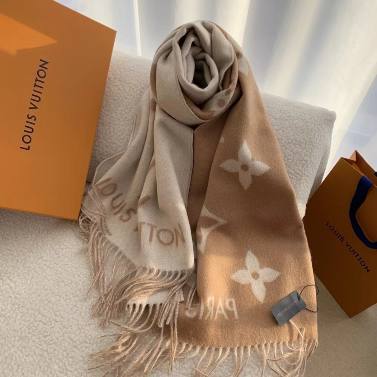 Louis Vuitton Reykjavik Scarf Beige 180Cm M78123 - Image 4