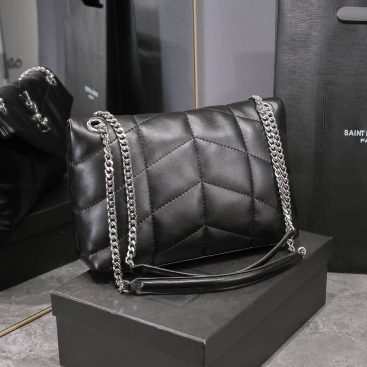 Saint Laurent Puffer Small Black 29Cm 5774761EL001000 - Image 4