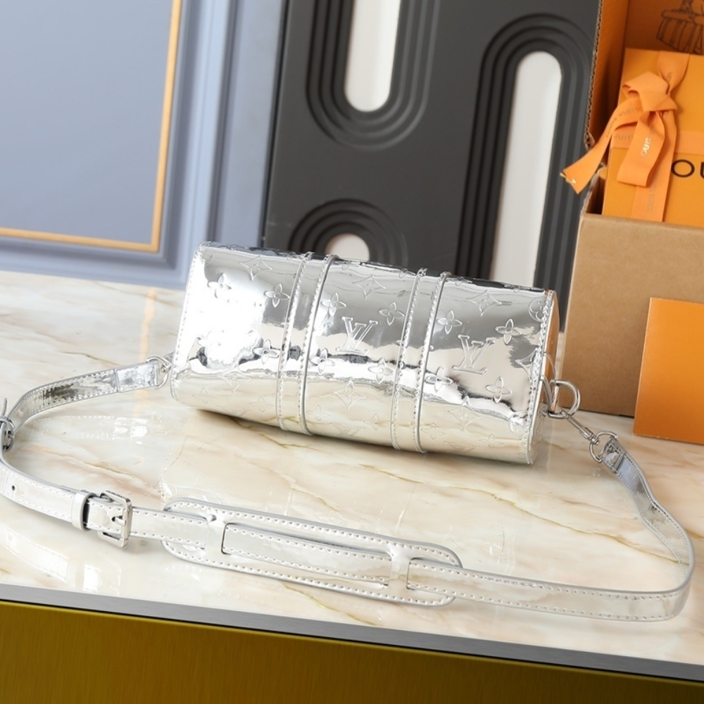 Louis Vuitton Keepall Bandoulière 25 Monogram Miroir Silver 25Cm - Image 5