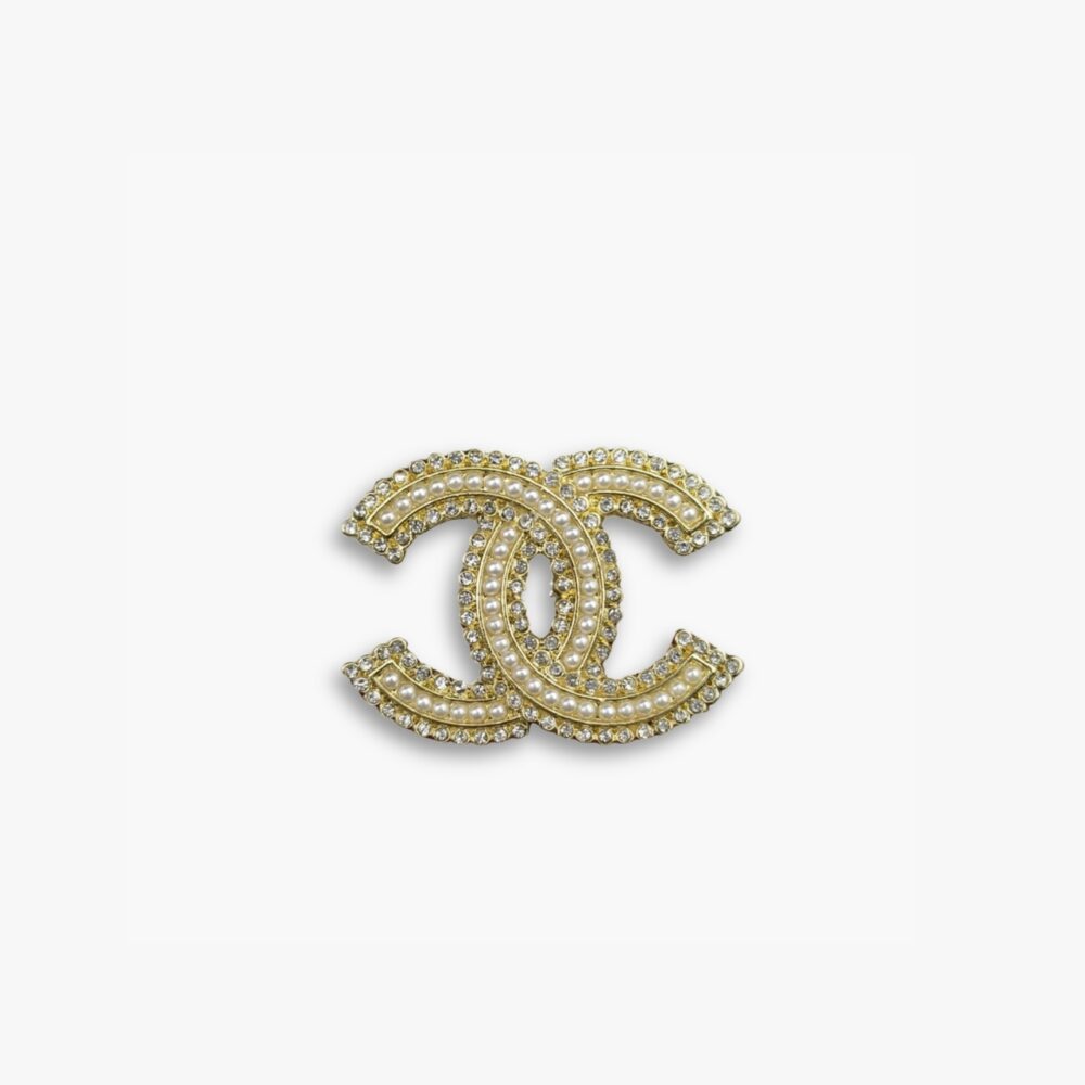 Chanel CC Brooch Gold With Pearls In The Middle