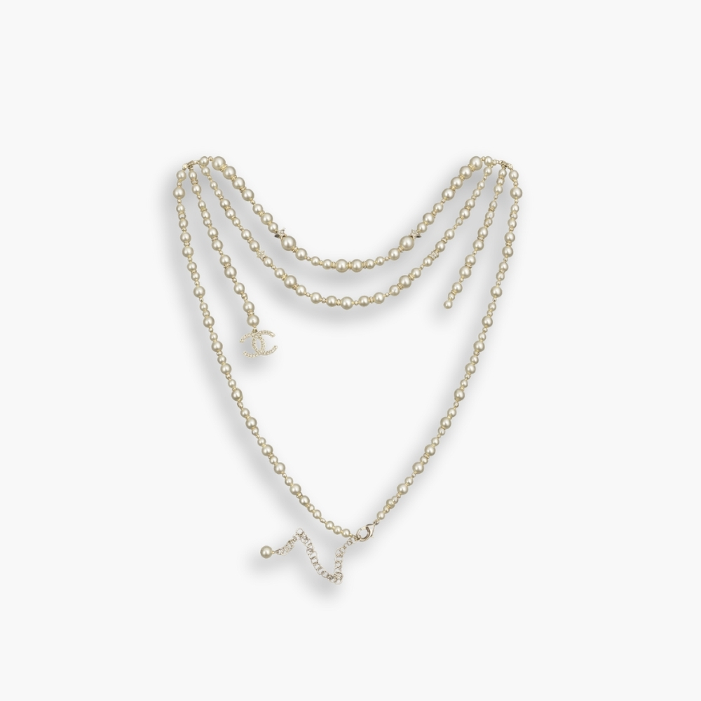 Chanel Pearl Necklace With Star And CC Logo