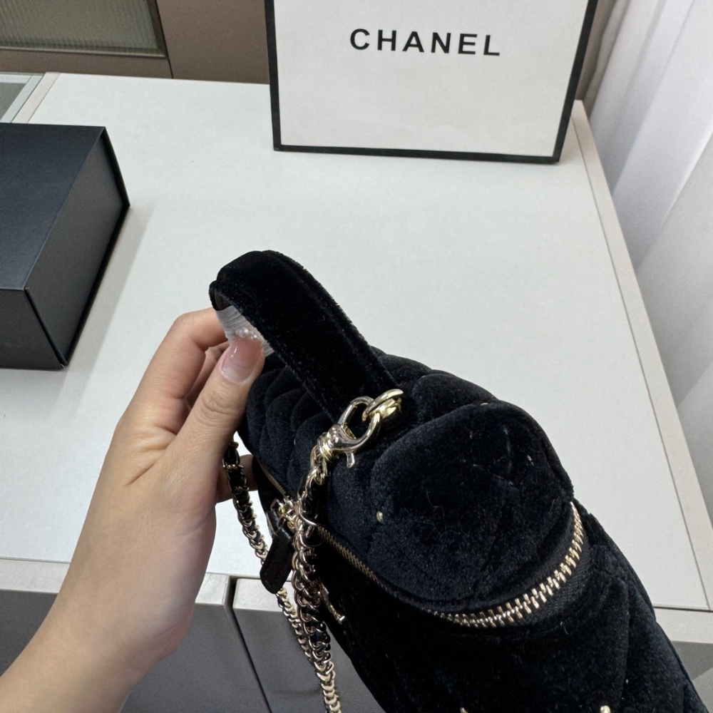 Chanel Vanity With Chain Velvet Diamante And Gold Tone Metal Black 19Cm AP4860 B17652 94305 - Image 3