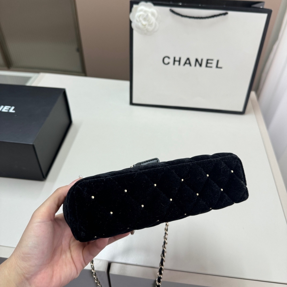 Chanel Vanity With Chain Velvet Diamante And Gold Tone Metal Black 19Cm AP4860 B17652 94305 - Image 5