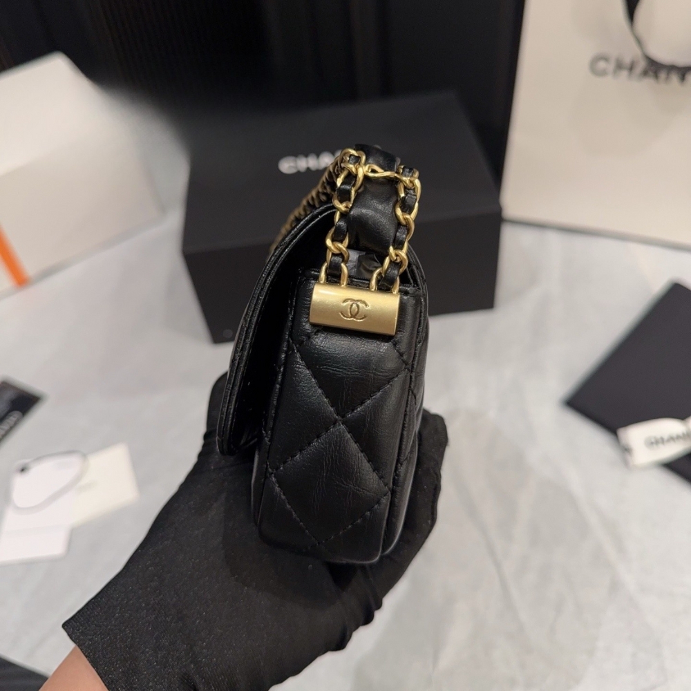 Chanel Phone Holder with Chain Aged Leather Black 18cm AP3570 B14306 94305 - Image 7