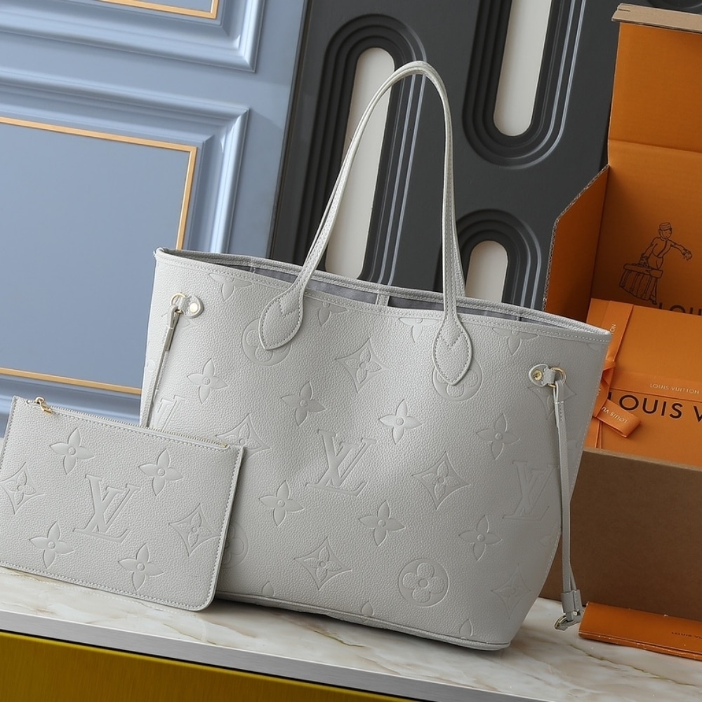 Alternative view of Louis Vuitton Neverfull MM Brume 31Cm M13758