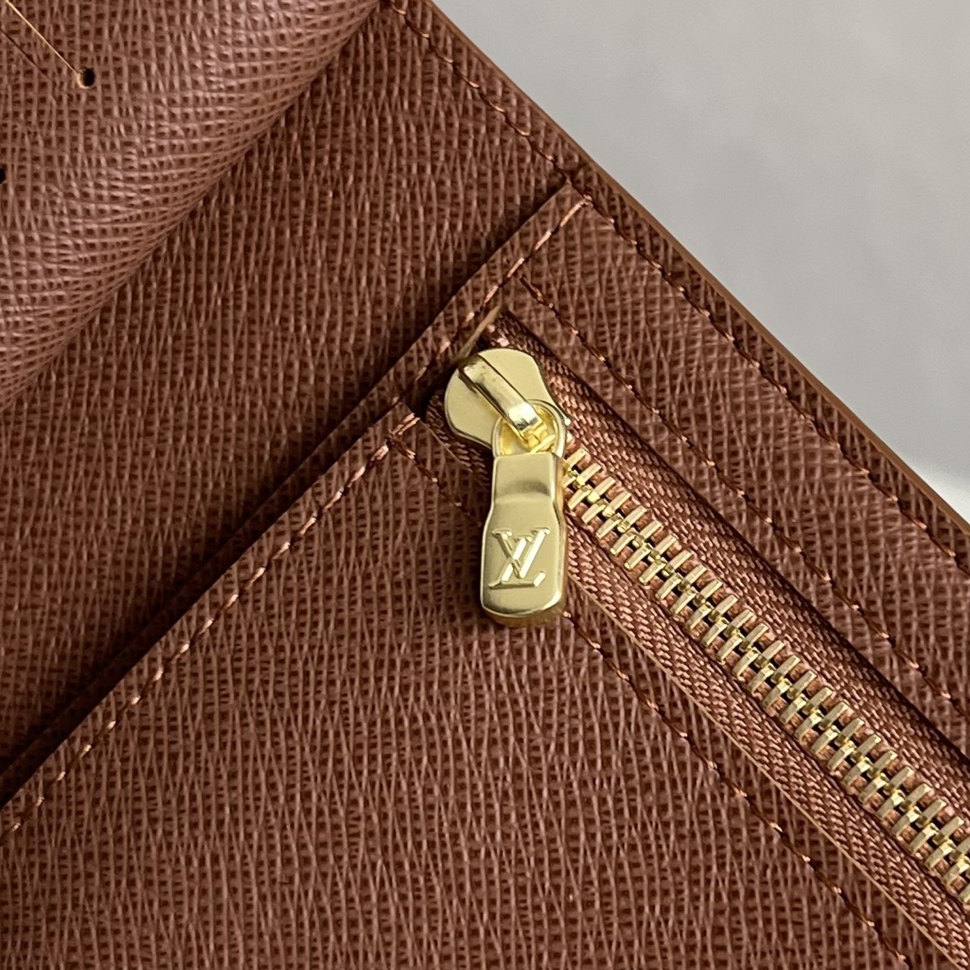 Louis Vuitton Amerigo Wallet Brown 12Cm - Image 8