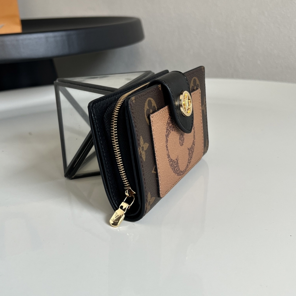 Louis Vuitton Juliette Wallet Monogram Giant Brown 13Cm M69432 - Image 4