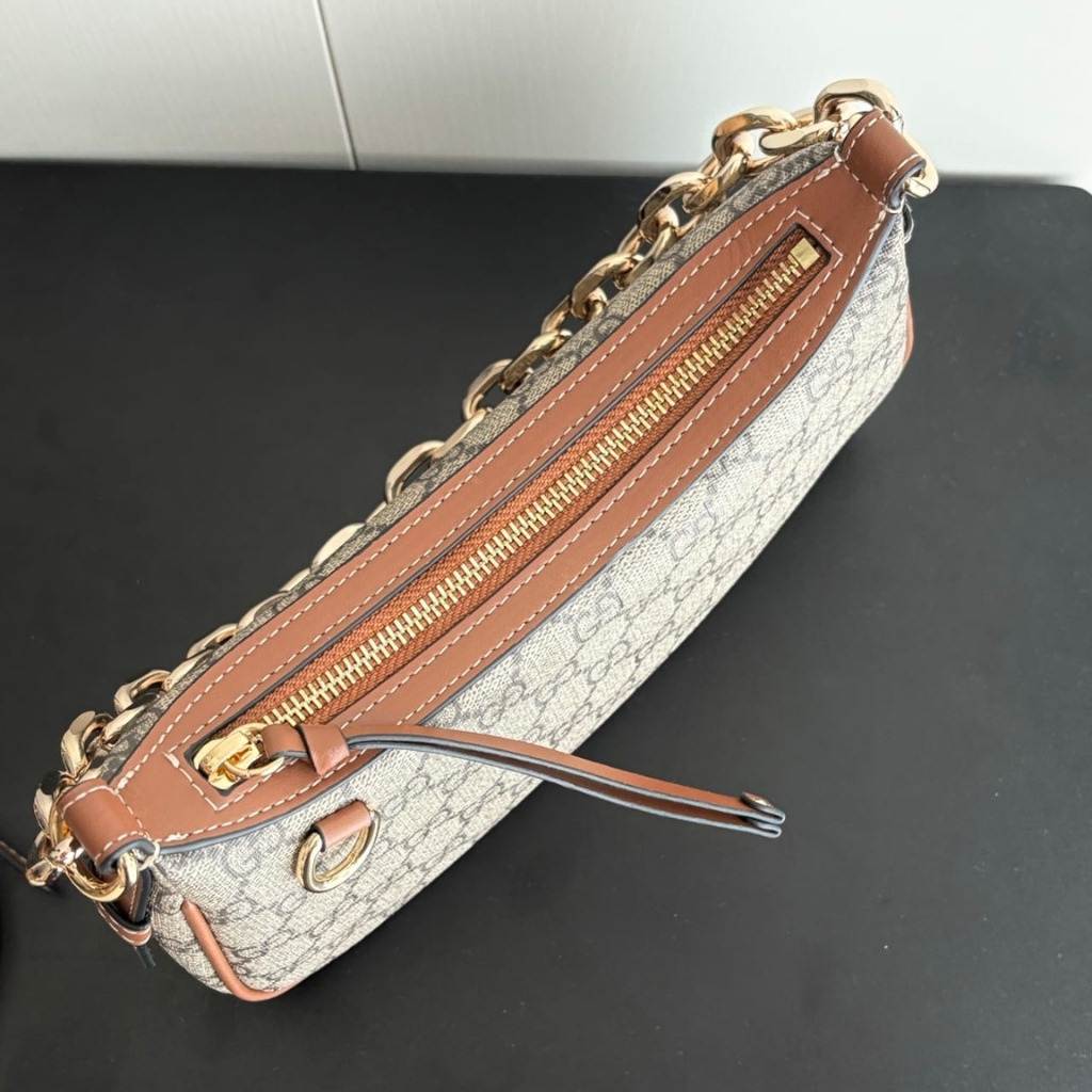 Gucci GG Emblem Small Shoulder Bag Beige And Dark Brown 24Cm 847447 FAD6L 9758 - Image 6