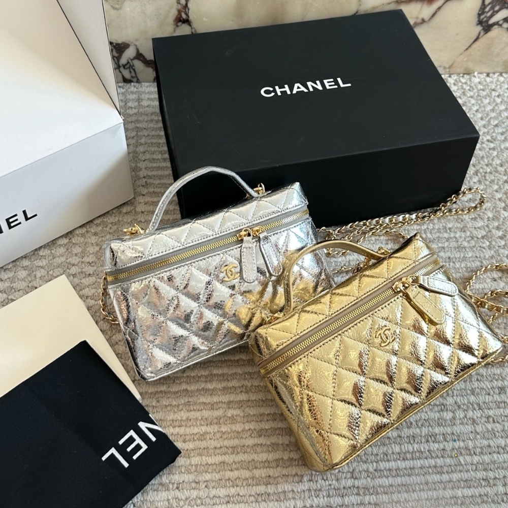 Chanel Vanity Case With Chain Metallic Silver 20Cm - Image 9