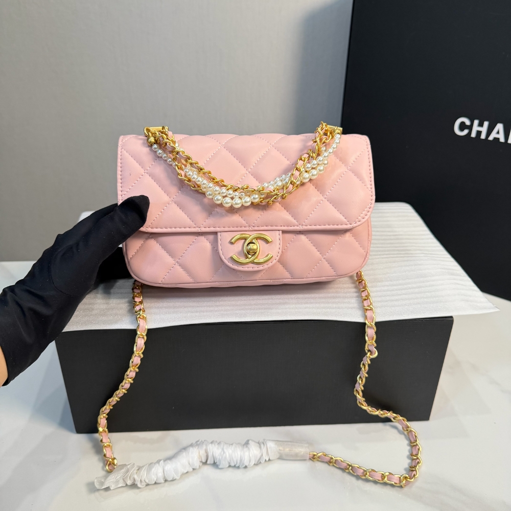 Alternative view of Chanel Mini Flap Bag in Shiny Leather and Pearls Light Pink 20Cm