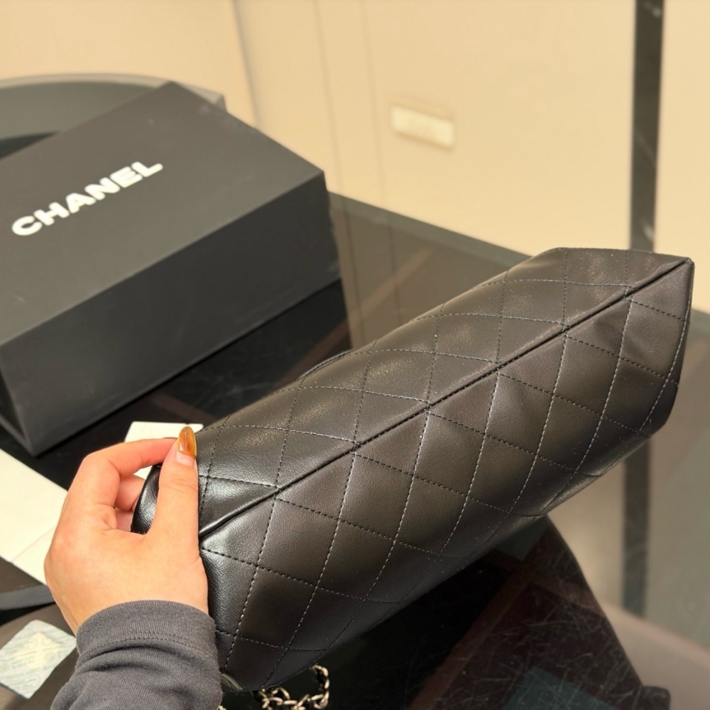 Chanel Hobo Bag Gold Tone Metal In Black 38Cm - Image 7