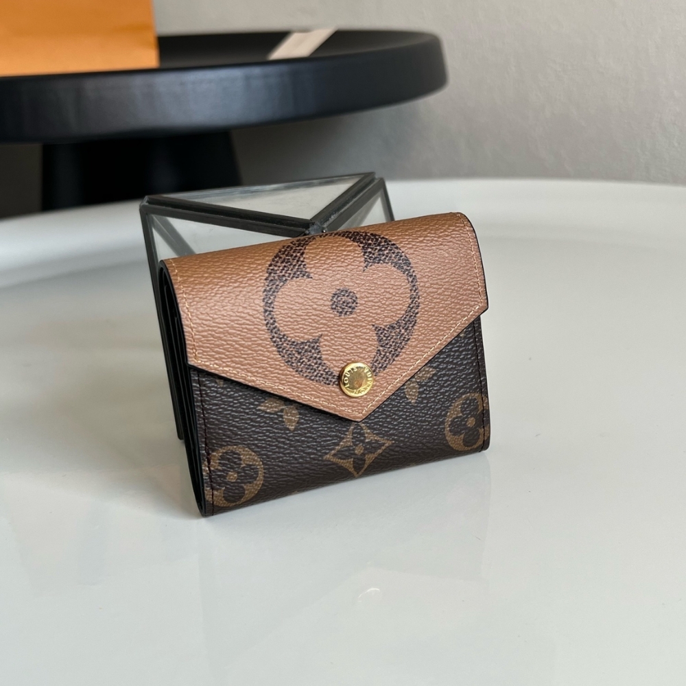 Alternative view of Louis Vuitton Zoe Wallet Monogram Brown 9Cm M80725