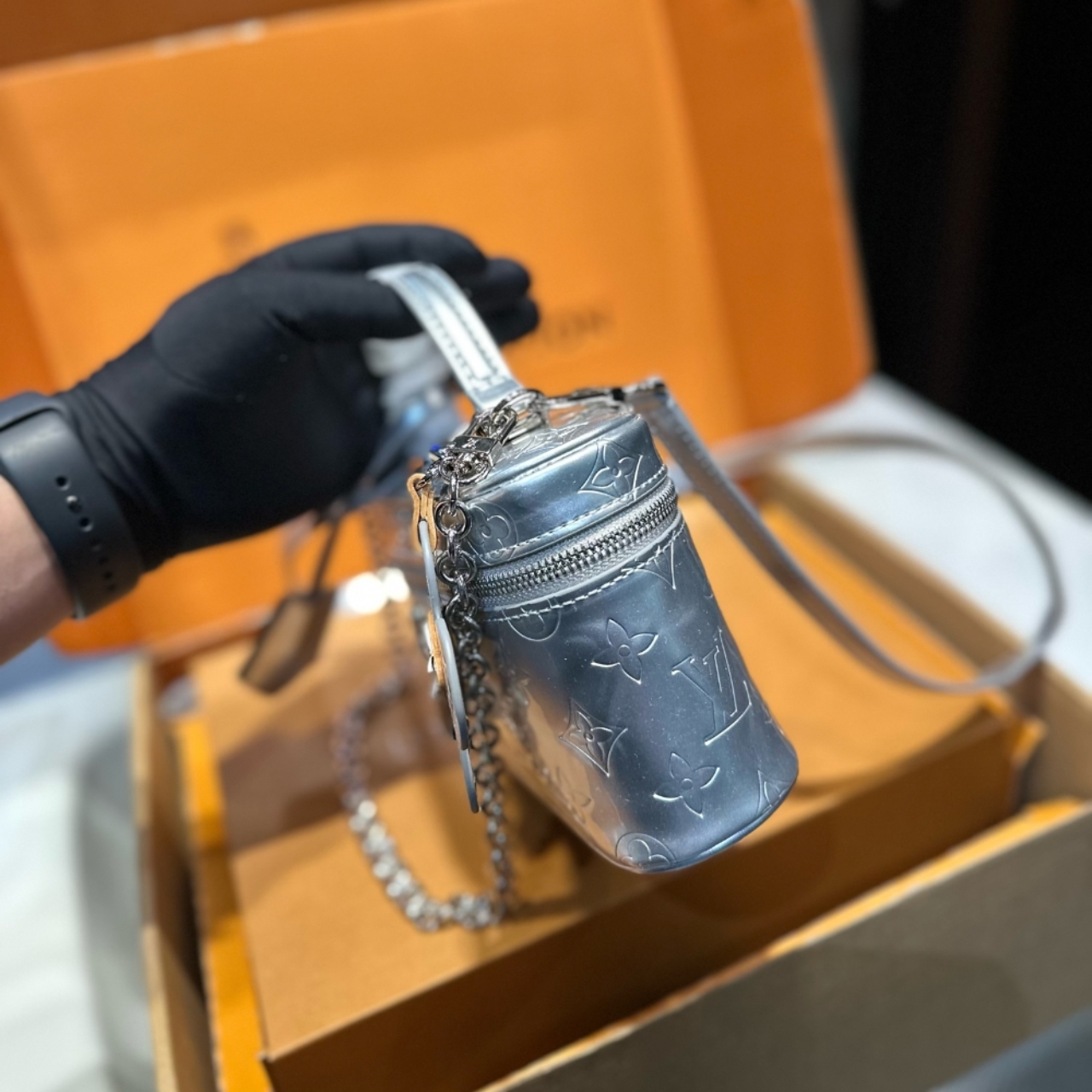 Louis Vuitton Vanity Chain Pouch Silver 19Cm M26097 - Image 5