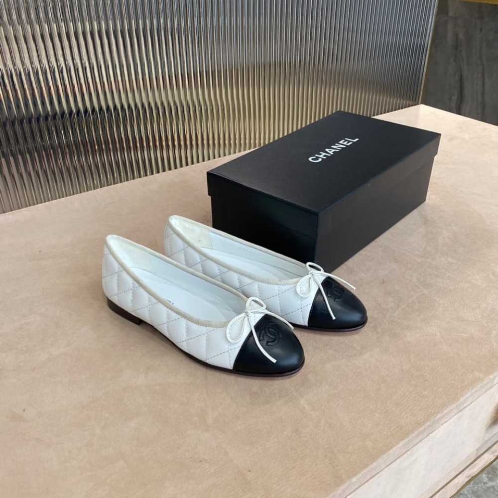 Alternative view of Chanel Ballerina Flats White And Black