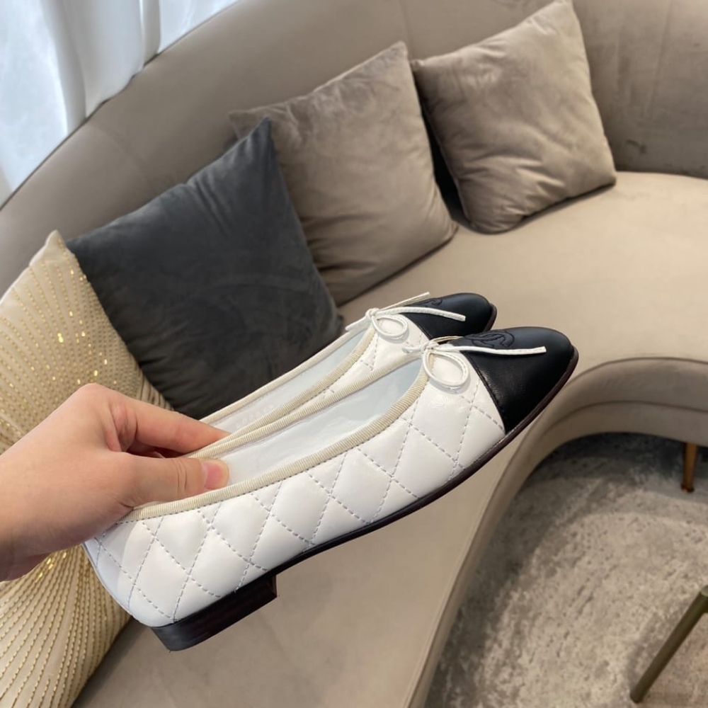Chanel Ballerina Flats White And Black - Image 3