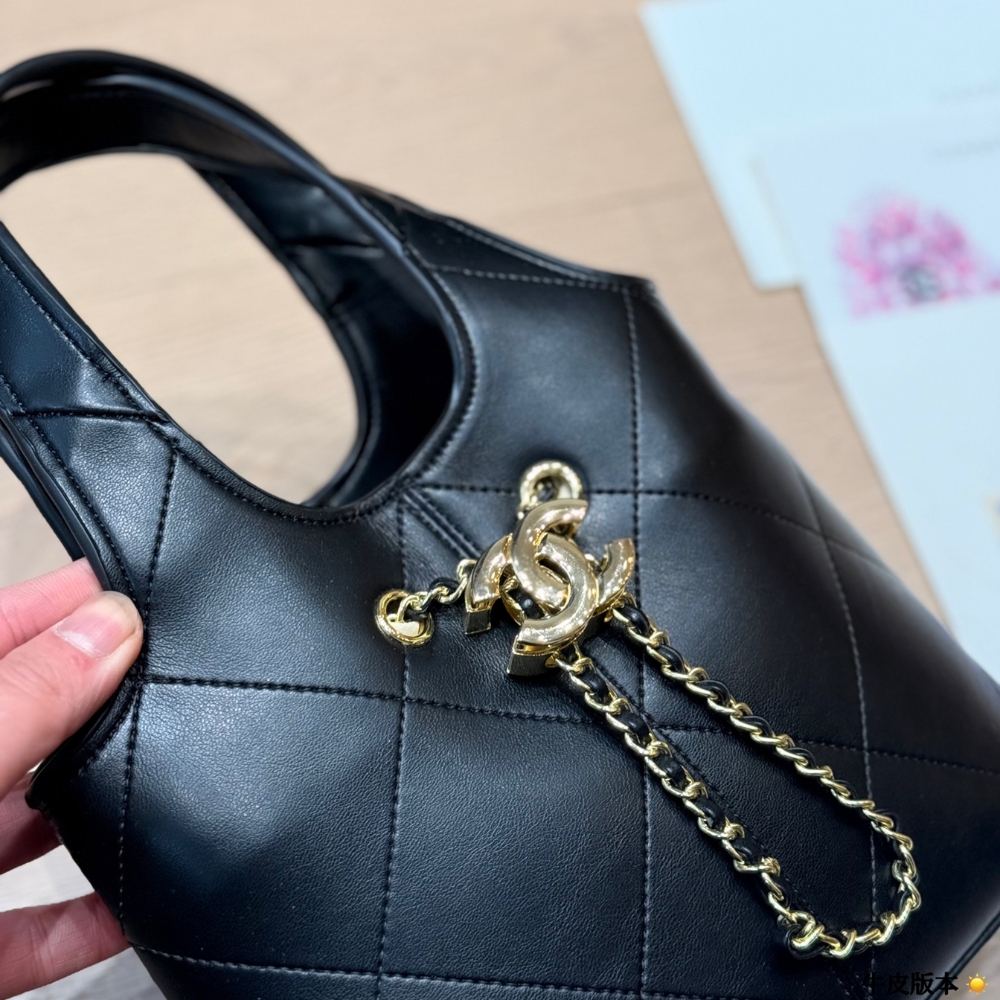 Chanel Small Shopping Bag Gold Tone Hardware Black 22Cm AS6132 B23332 94305 - Image 4