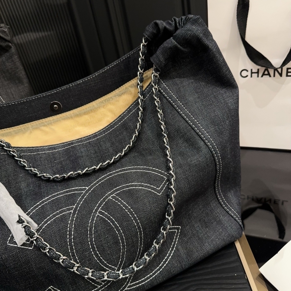 Chanel Coco Cabas Shopping Bag Denim Dark Blue 36Cm - Image 4
