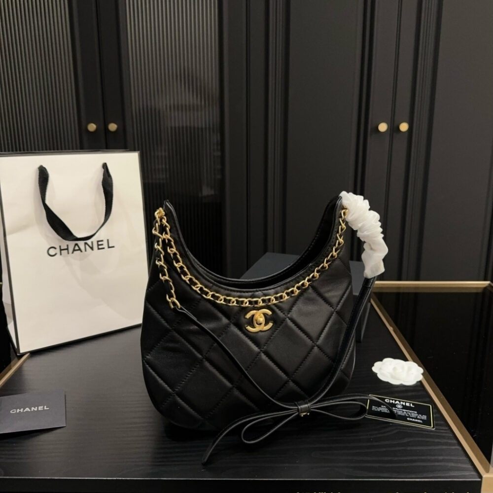 Alternative view of Chanel Hobo Handbag Shiny And Gold Tone Black 27Cm AS5419 B19643 94305