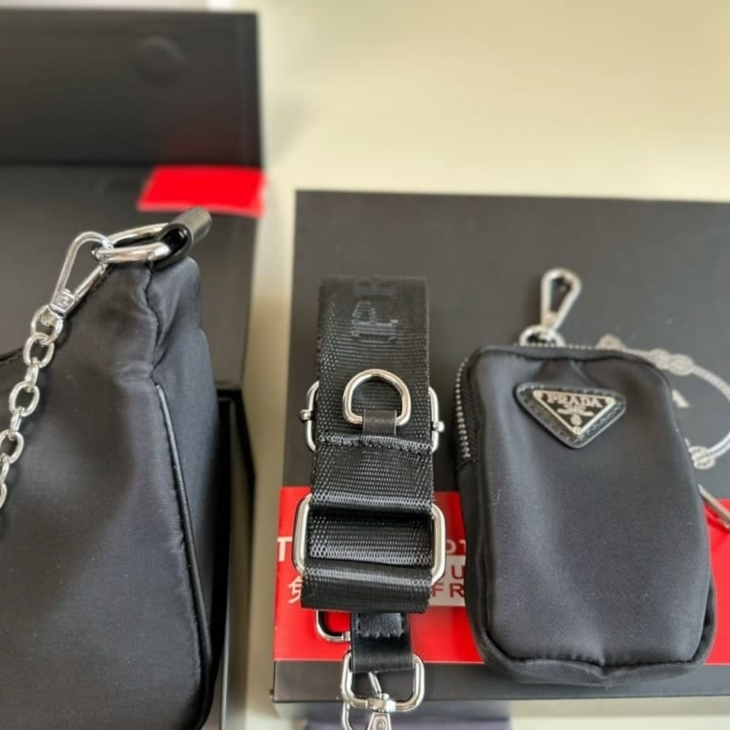 Prada Re Edition 2005 Re Nylon Bag Black 26cm - Image 3