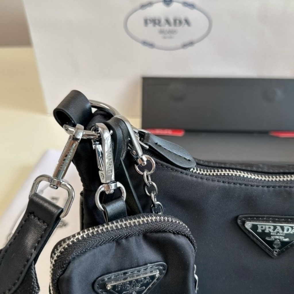 Prada Re Edition 2005 Re Nylon Bag Black 26cm - Image 4