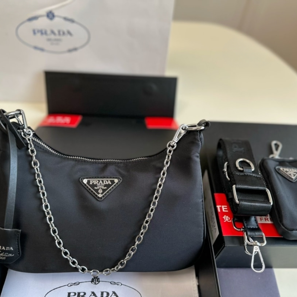 Prada Re Edition 2005 Re Nylon Bag Black 26cm - Image 6