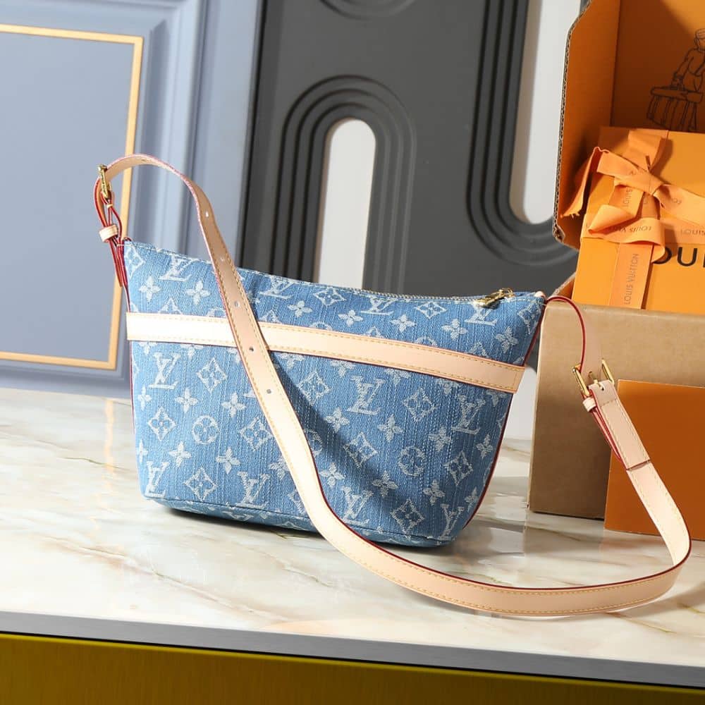 Alternative view of Louis Vuitton Cruiser Toiletry Bag Blue Denim 22Cm M27945