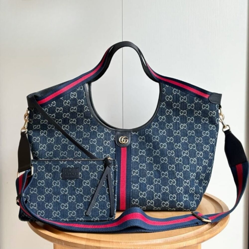 Alternative view of Gucci Giglio Large Tote Bag Blue And White GG Denim 60Cm 853971 FAFFQ 8864