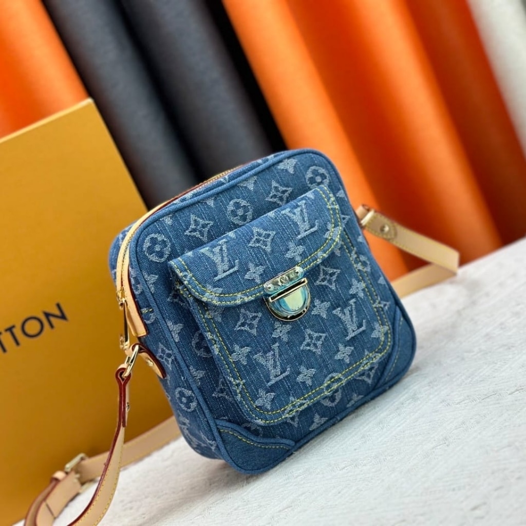 Louis Vuitton Camera Bag Monogram Denim Blue 20cm - Image 3