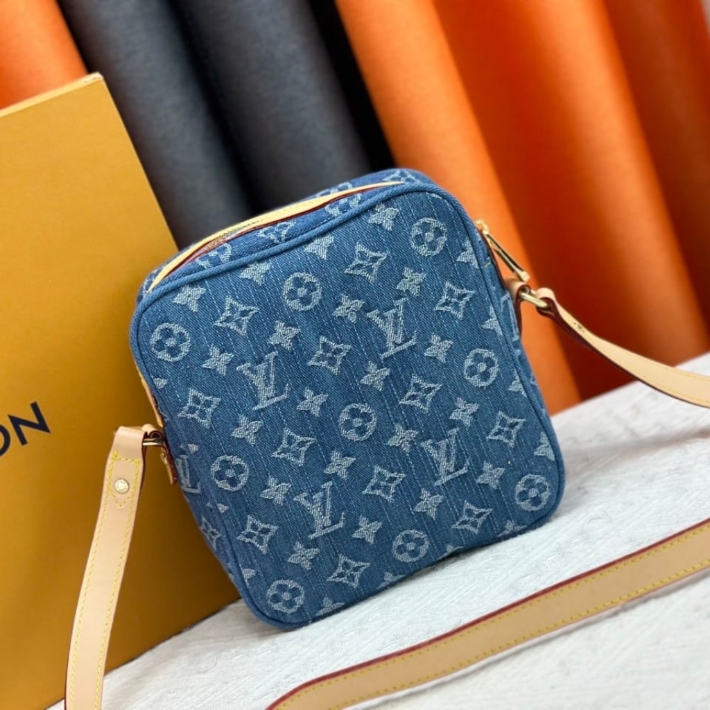 Louis Vuitton Camera Bag Monogram Denim Blue 20cm - Image 4