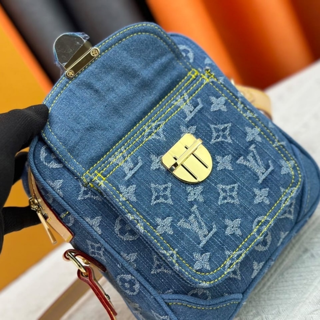 Louis Vuitton Camera Bag Monogram Denim Blue 20cm - Image 9