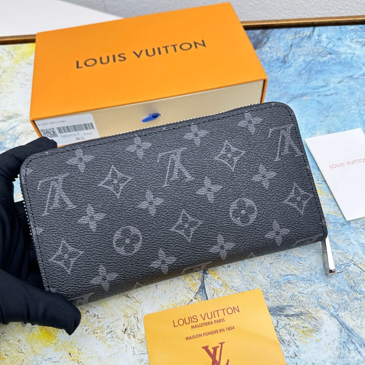 Louis Vuitton LV Zippy Organizer Monogram Black 19Cm M82081 - Image 4