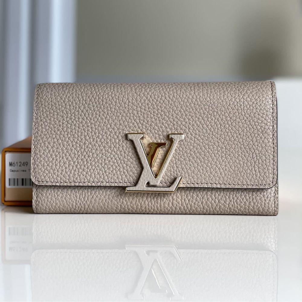 Alternative view of Louis Vuitton Capucines Wallet Galet Beige 20cm M61248