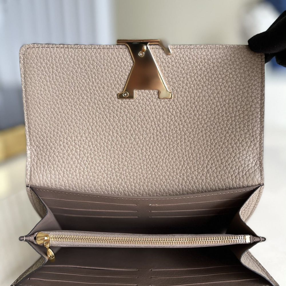 Louis Vuitton Capucines Wallet Galet Beige 20cm M61248 - Image 4