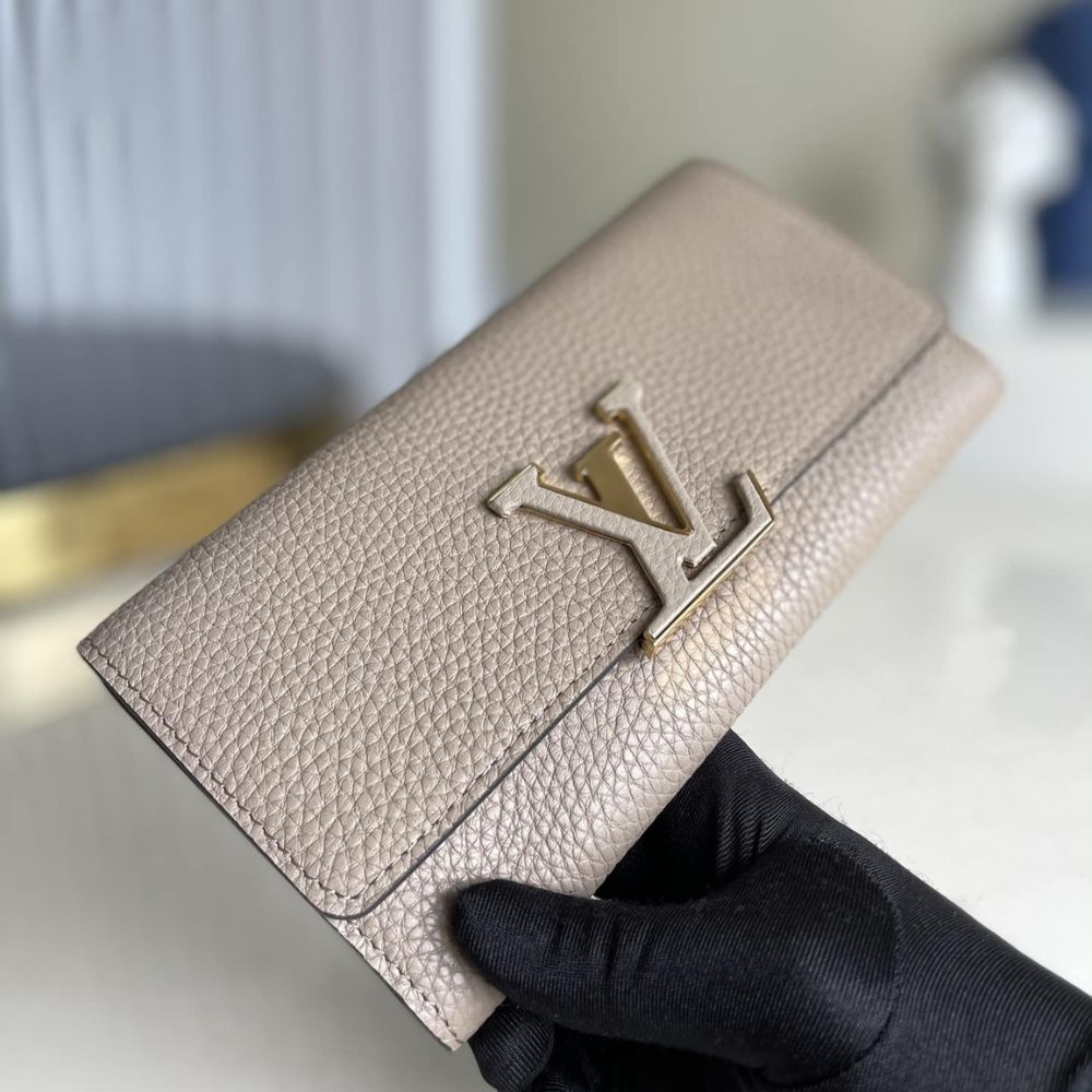 Louis Vuitton Capucines Wallet Galet Beige 20cm M61248 - Image 7