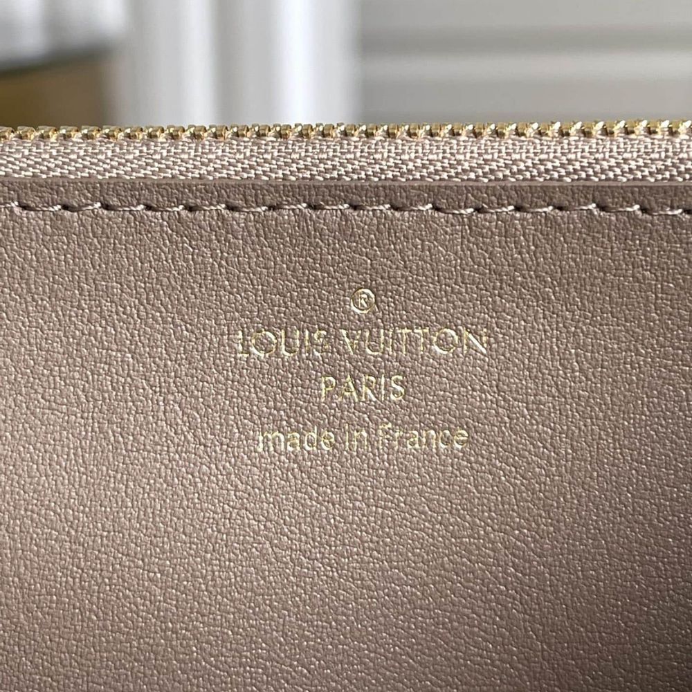 Louis Vuitton Capucines Wallet Galet Beige 20cm M61248 - Image 5