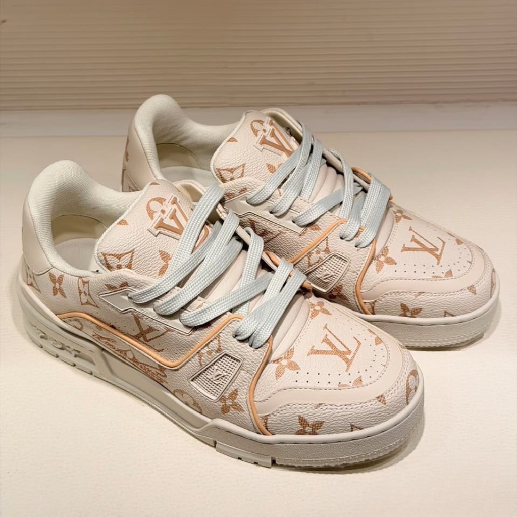 Mirror Quality – Louis Vuitton LV Trainer Sneaker Dune Beige 1AKYBW - Image 2