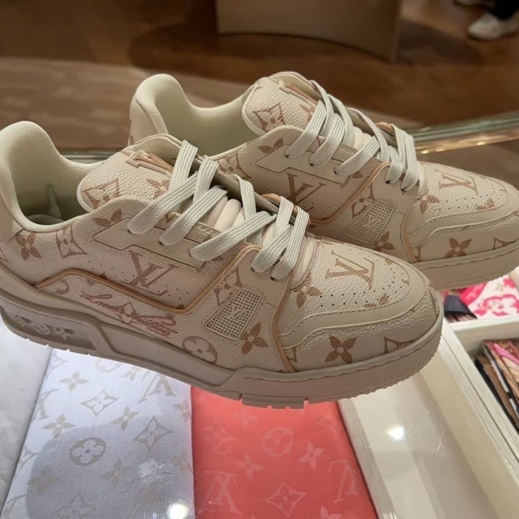 Mirror Quality – Louis Vuitton LV Trainer Sneaker Dune Beige 1AKYBW - Image 4