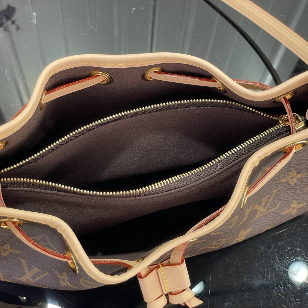 Louis Vuitton Nano Frivole Monogram Canvas Shoulder Bag Brown 24cm M29537 - Image 5